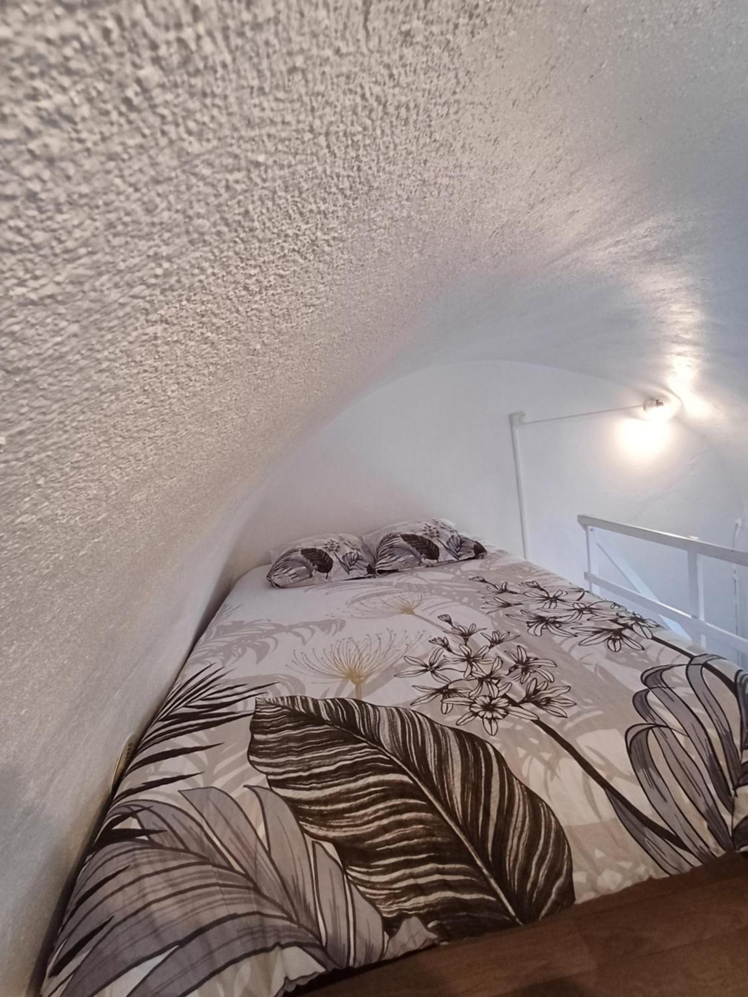 En Rez-de-chaussee Apartment Aubenas